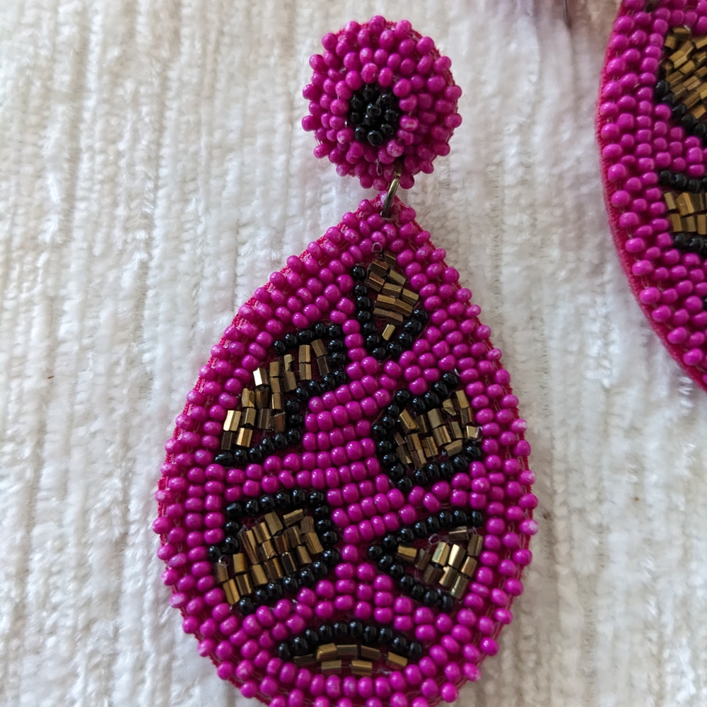 Eye Catching Fuchsia ( Bright Pink) Beaded Earrings - Picture 3 of 6